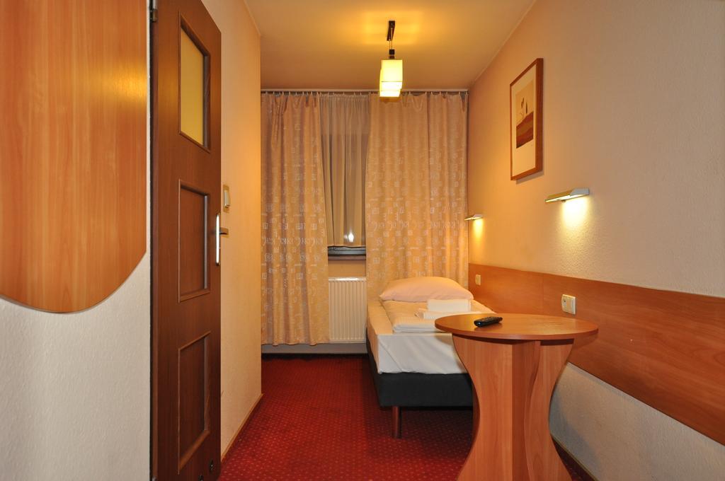 Pass Hotel Zebrzydowice Экстерьер фото